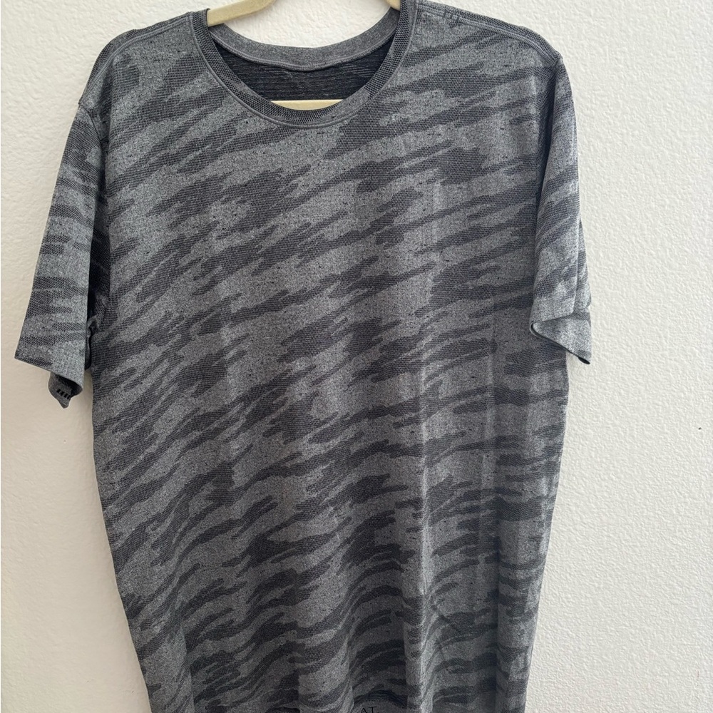 Lululemon Athletica Gray Short Sleeve Tee